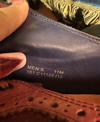 Cole Haan Men display picture 2