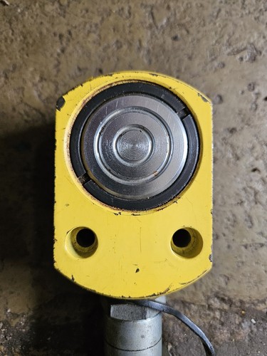 Enerpac Flat-Jac RSM100 Hydraulic Jack - Picture 2 of 7