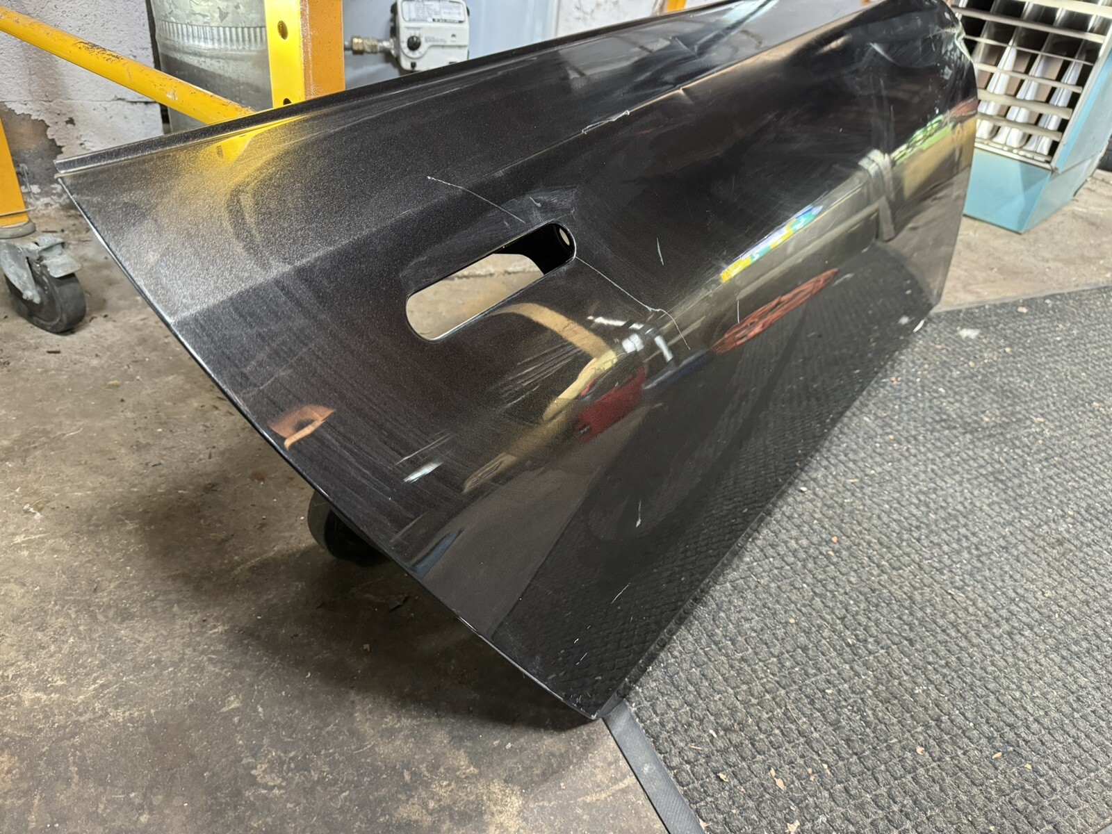 2017 2018 2019 Aston Martin Db11 coupe right Door Shell Only