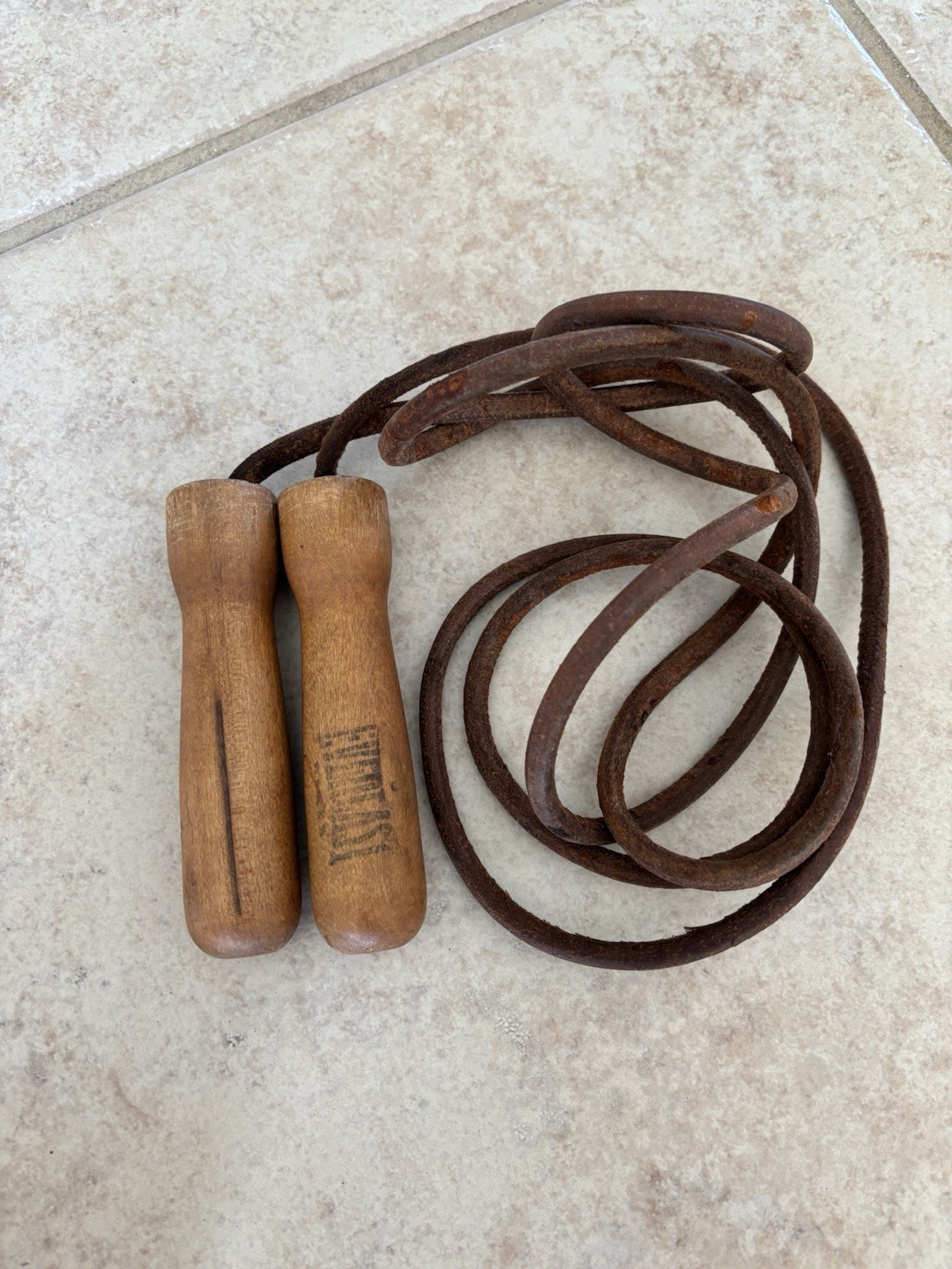 Everlast vintage leather and wood MODEL 4477 - 9-1/2' Used Condition