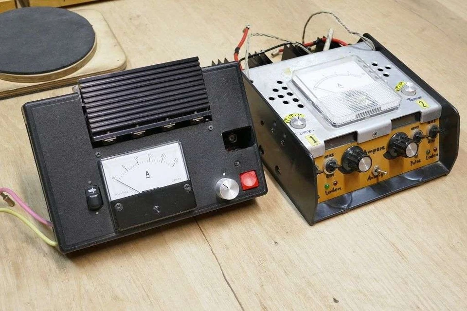 RC Vintage Entlade / Ladestationen für RC Car Akkus - Bild 2 von 4