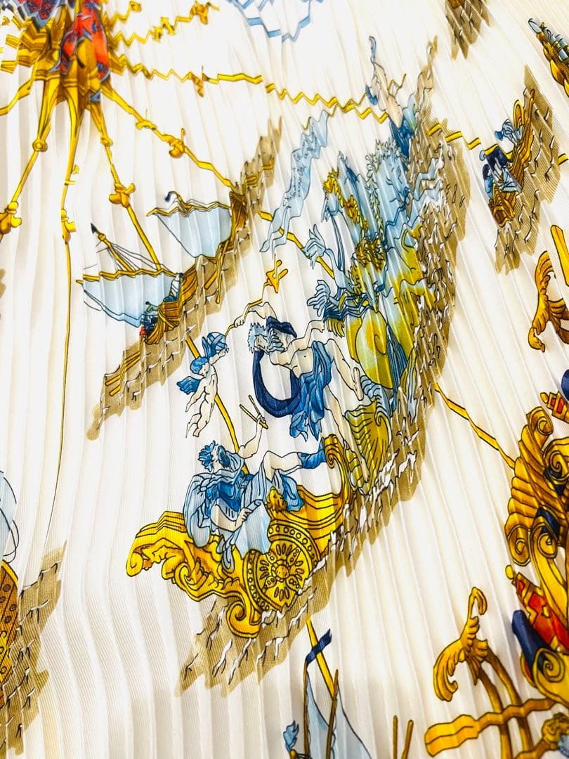 Excellent Condition Authentic HERMES Pleated Scar… - image 4