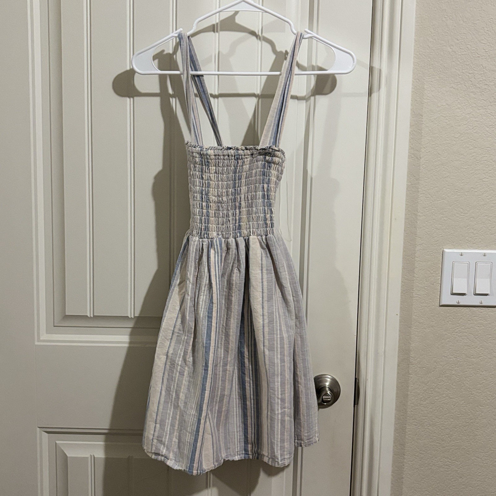 american eagle Cross Back dress With Pockets small