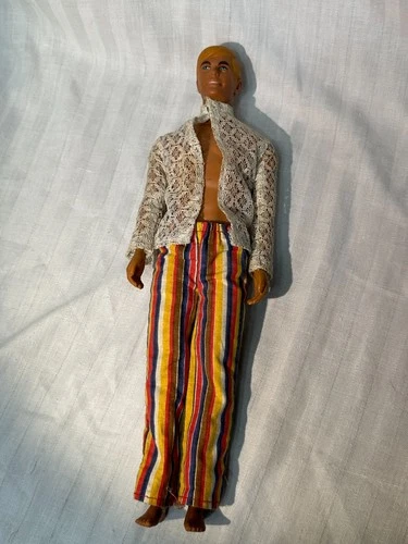 VINTAGE 1968 KEN DOLL, BLONDE MOULDED HAIR, BLUE EYES. MATTEL INC. HONG KONG.