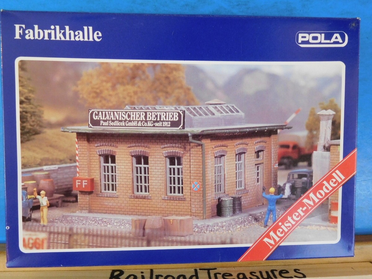 Pola HO Kit #841 Brick factory hall. Wealth of accessories such as