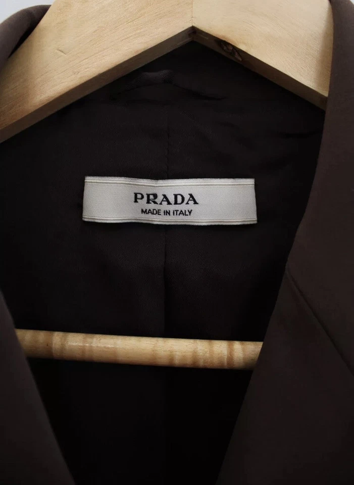 BNWT Women  PRADA  Dark Maroon Collared Stretch Fitted Jacket Size UK 12 EU 44 - Image 3 of 4