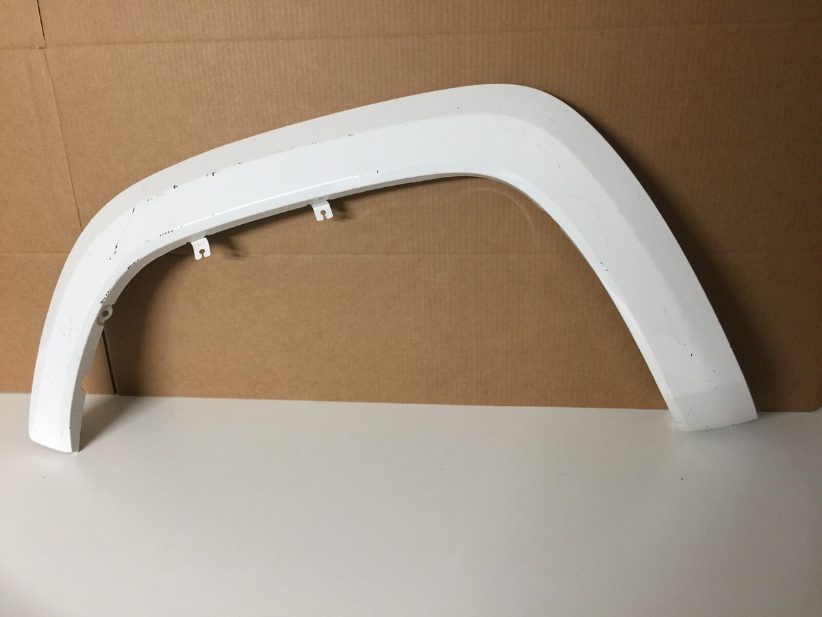 2016 2018 2019 2020 TOYOTA TACOMA FRONT LEFT FENDER FLARE