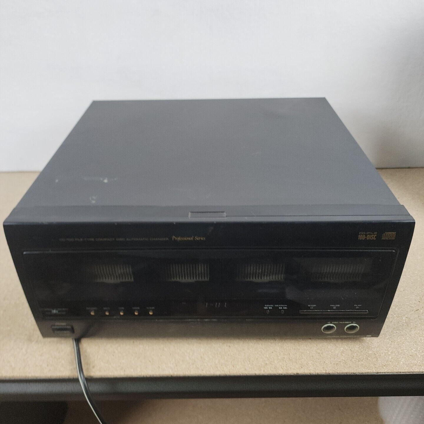 Optimus CD100 Professional Series File-Type  Player Changer No remote Tested 