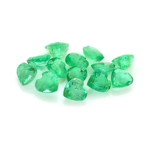Natural Faceted Emerald Heart Shape Cut 4x4 mm Lot 12 Pcs 2.51CTS Loose Gemstone - Picture 9 of 9
