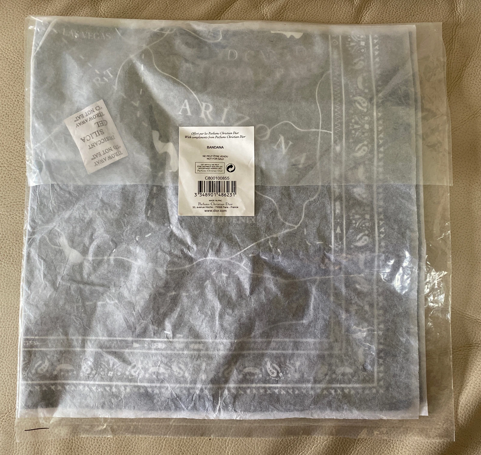 Carte Dior Sauvage impression graphique écharpe coton bandana bleu/blanc à collectionner VIP