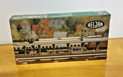 Heljan Long Passenger Platform HO Scale Model #1753 SEALED