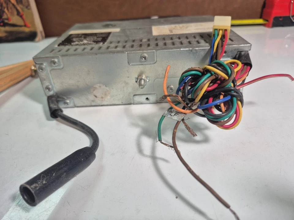 Vtg Pyramid Phase III Two Knob Old School Car Cassette AM/FM Stereo 650DGL - image 4 of 4