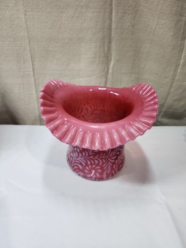 Large Fenton Cranberry Opalescent Daisy & Fern Optic Large Ruffled Top Hat Vase - Picture 2 of 6