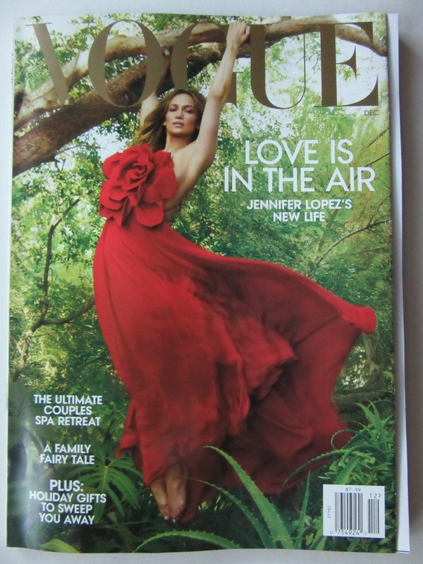 VOGUE MAGAZINE DECEMBER 2022 JENNIFER LOPEZ ANNIE KARNI MAC NICOLAS DI FELICE