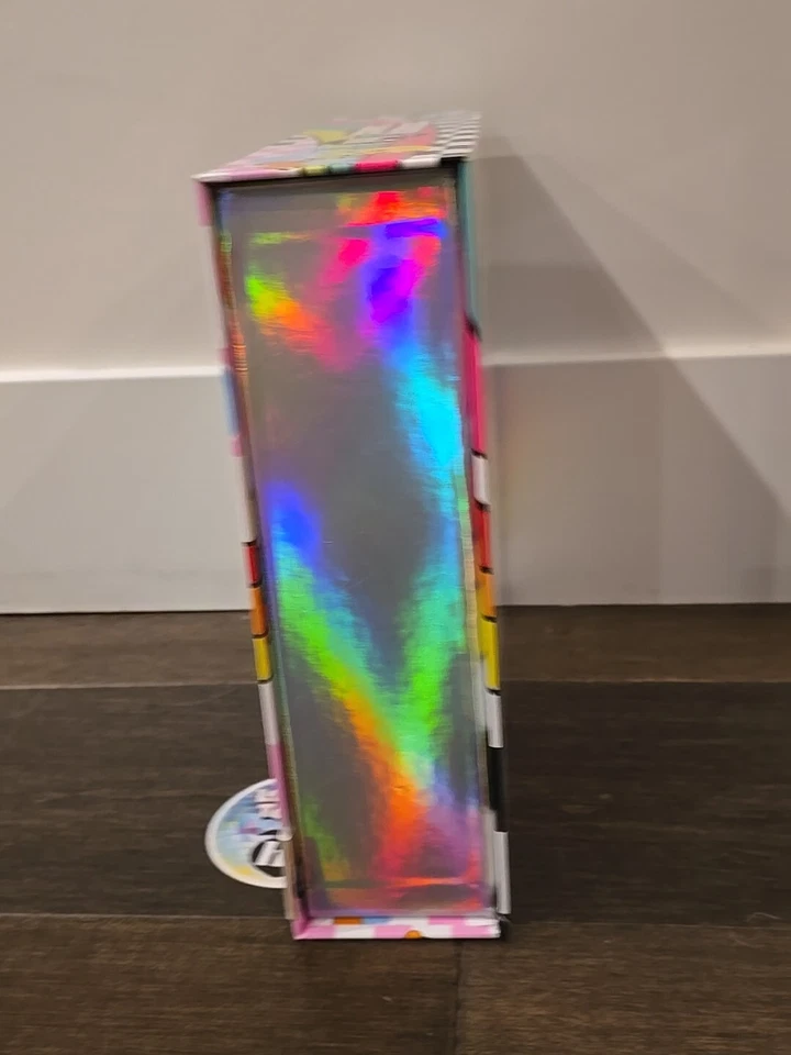 Tweety x Hi Peach Layne Bath Spa Box Gift Set, Head and Wristband Wrap Face Wash - Image 3 of 4