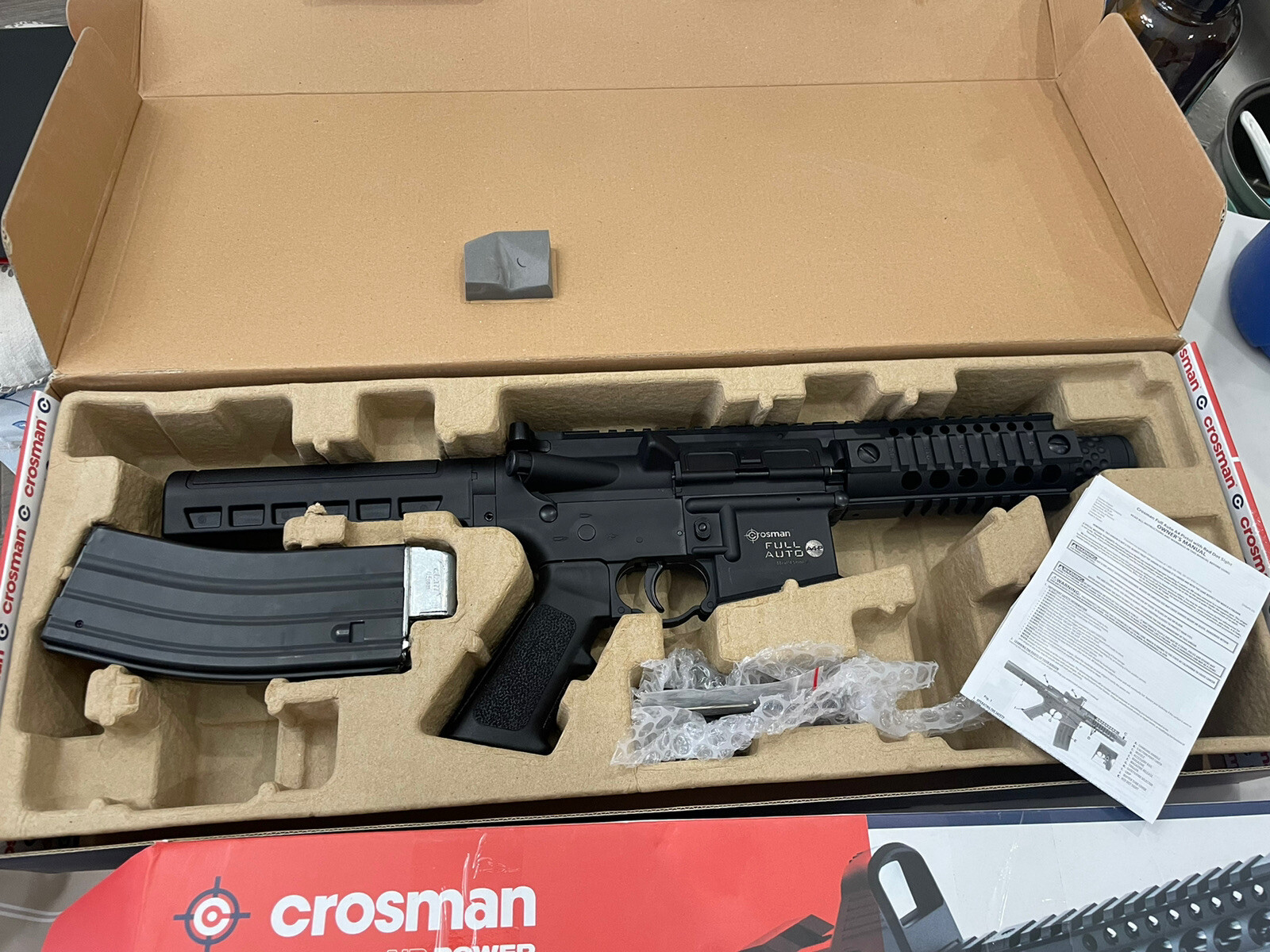 Crosman A4P Full Auto .177 Cal co2 Air pistol w/ Red Dot Black