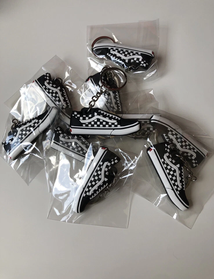 Vans checkered sale shoe keychain