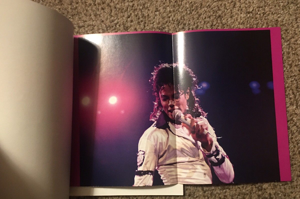 MICHAEL JACKSON Electrifying Paperback W/poster Greg Quill