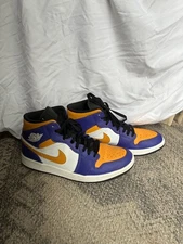 NIKE AIR JORDAN 1 MID "LAKERS" DARK CONCORD-TAXI-WHITE-BLACK SZ 8 [DQ8426-517]