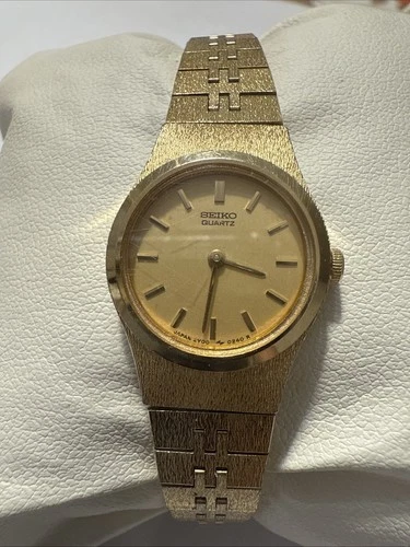 Vintage Seiko  Women Watch Gold Tone Gold Dial Round 2Y00-0019