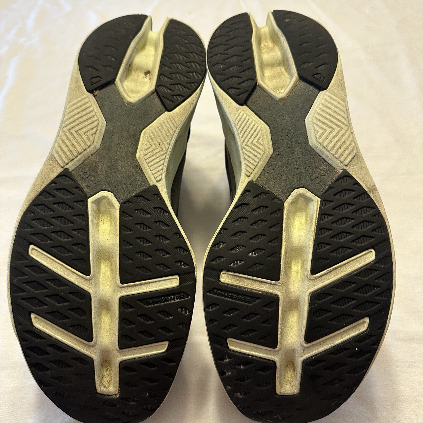 On Cloud Eclipse Rock/Lima Running Shoes Mens 10 … - image 10