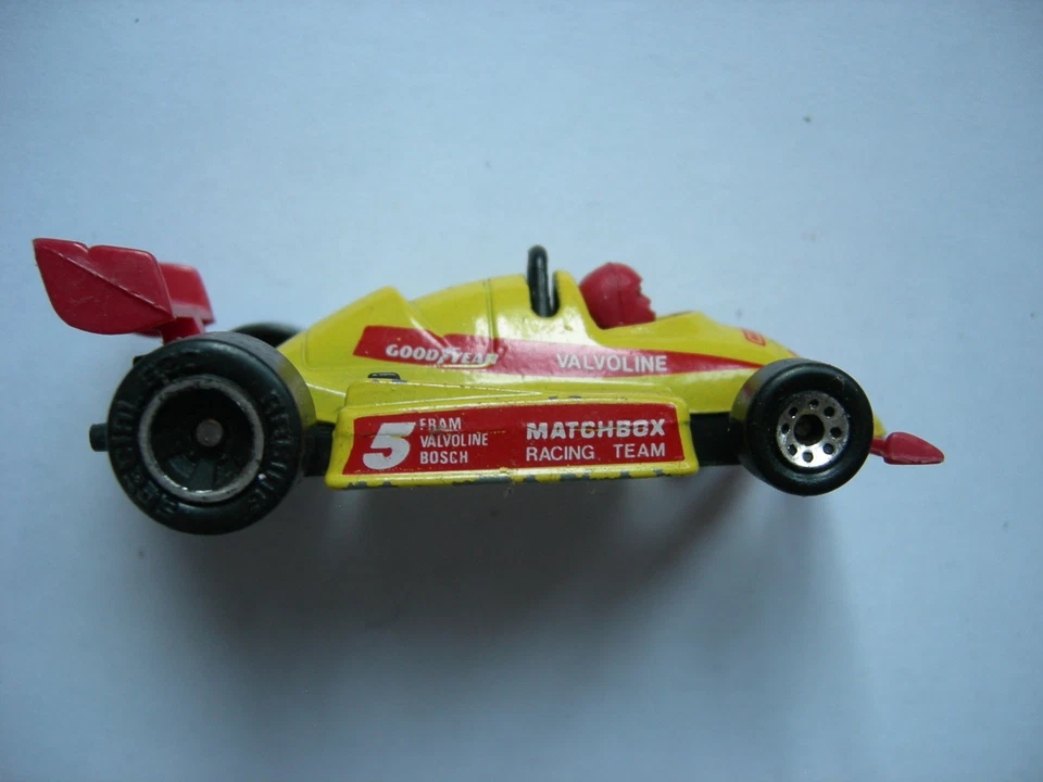 Matchbox F 1 Racer 1984 Modellauto 1:55 unbespielt - Bild 2 von 4