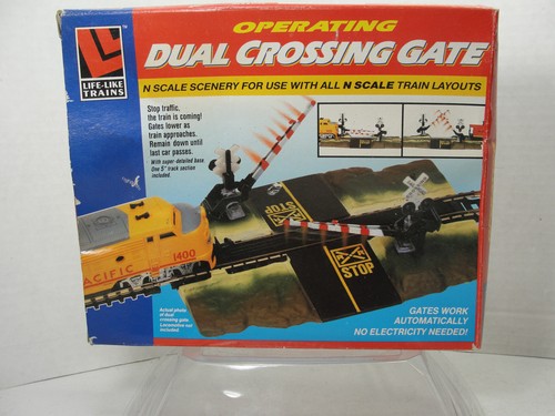 Trenes realistas N puerta de cruce doble operativa #7209 NUEVO | Zustand: New