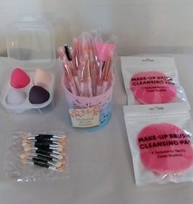 29 Piece Makeup Bundle Includes Brushes,Blenders, Applicators  2 Brush Cleaners