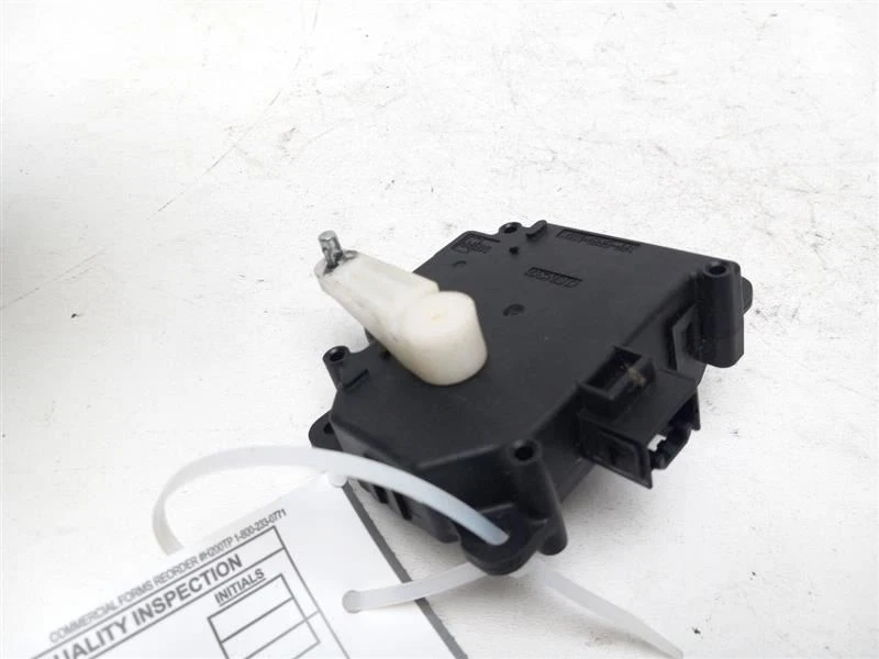 2004 - 2009 CADILLAC CTS HVAC AC HEATER BLEND DOOR ACTUATOR - Image 4 of 4