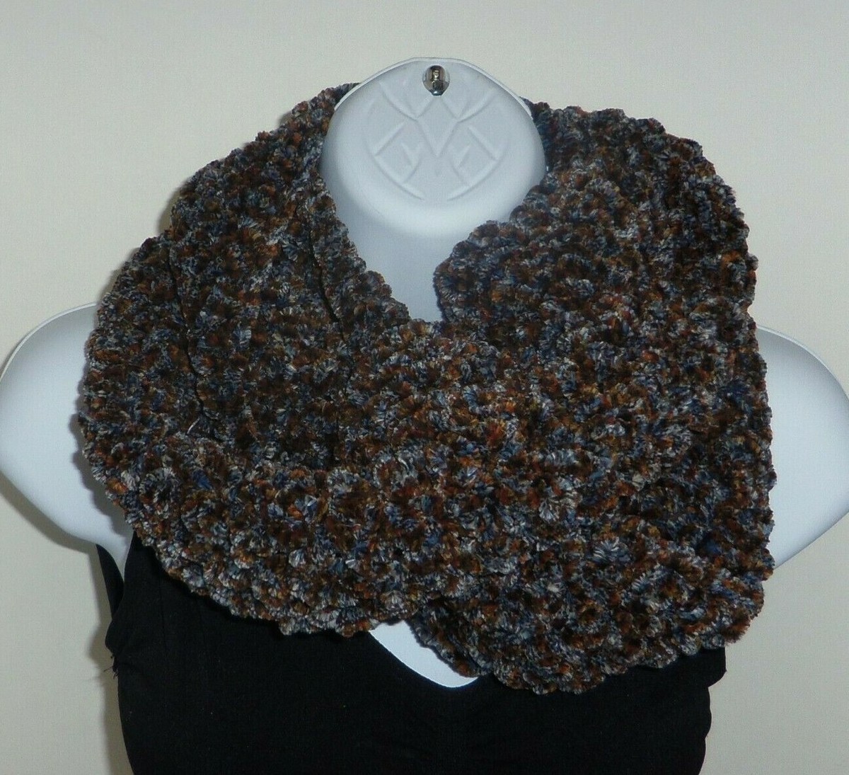 Crochet Infinity Velvet Yarn Scarf Chenille Yarn Chunky Infinity