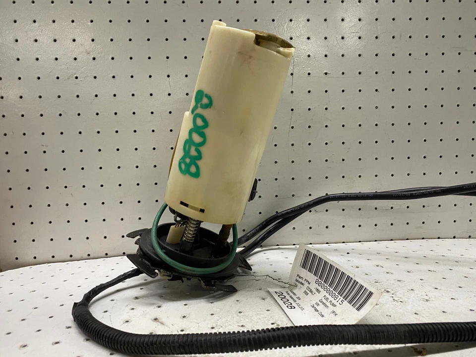 2005 Chevrolet Cobalt Saturn Ion 2.2L OEM Fuel Pump Assembly - Image 2 of 4