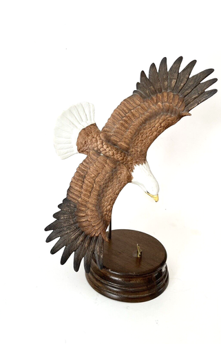 Vintage ENESCO Soaring Eagle Figurine Plays Music On Wood Base Born Free - Picture 2 of 10
