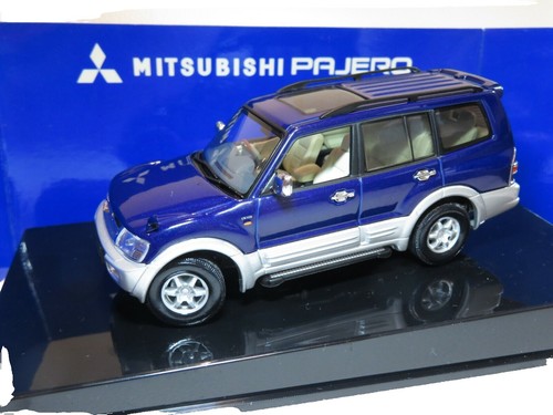 Mini car 1/43 Autoart Land Rover Discovery XS V8 '94 Black model