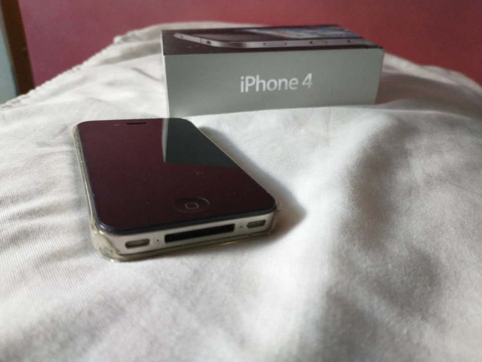 iPhone 4 - Immagine 3 di 4