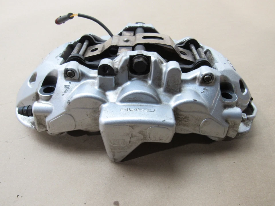 Mercedes SLK55 R171 2006 AMG передний правый пассажирский тормозной суппорт Brembo 04-11*Y3 - Изображение 3 из 4