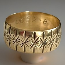 9ct Gold Wedding Ring Engraved Band 3.38g Vintage Hallmarked 8mm Wide 375 Size M