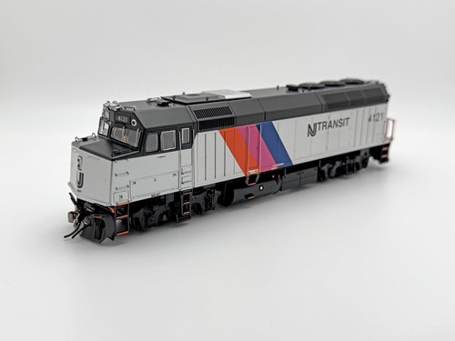 Rapido escala HO F40PH NJ Transit #4121 (DCC y sonido) artículo 83628 | Condition: New