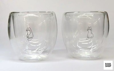 Reina Ueda Paar doppelwandiges Glas Künstlerausstellung feRmata Sammlerstück