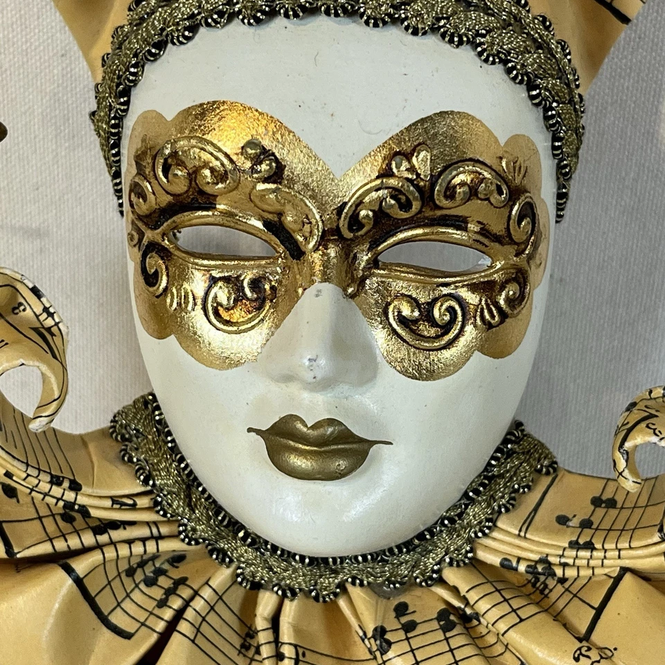 Máscara Venecia Italia Notas Musicales Campanas y Perlas Decorativas Auténticas De Colección Foto 3 de 4