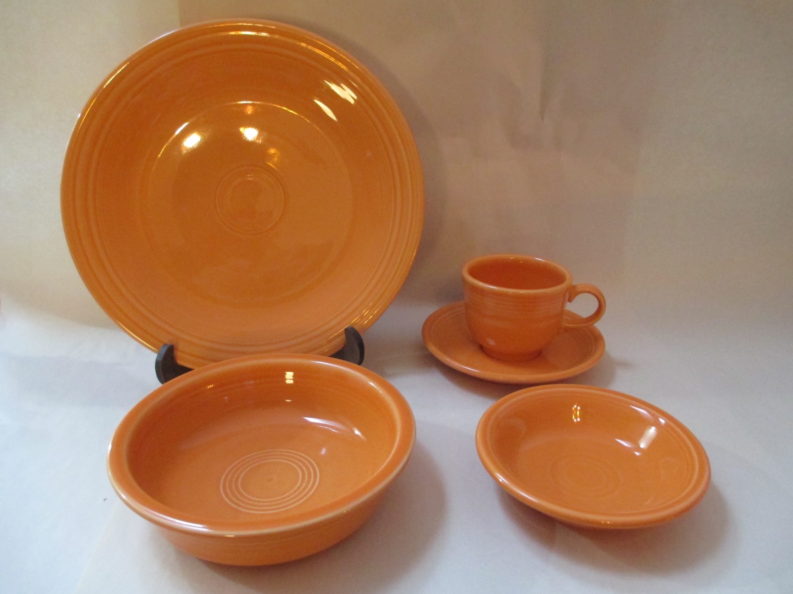 4 (+1) Piece Fiesta Tangerine Dinner Place Setting, Pre-owne