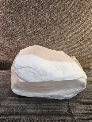 (QTY 100) TaskBrand OS-MAB-P 15-In x 18-In White Oil Sorbent Pad Polypropylene