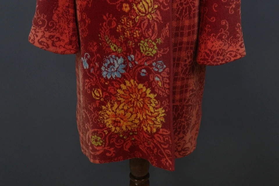 Chaqueta gabardina IVKO roja floral 100 % lana de cordero manga larga botón frontal talla M Foto 3 de 4