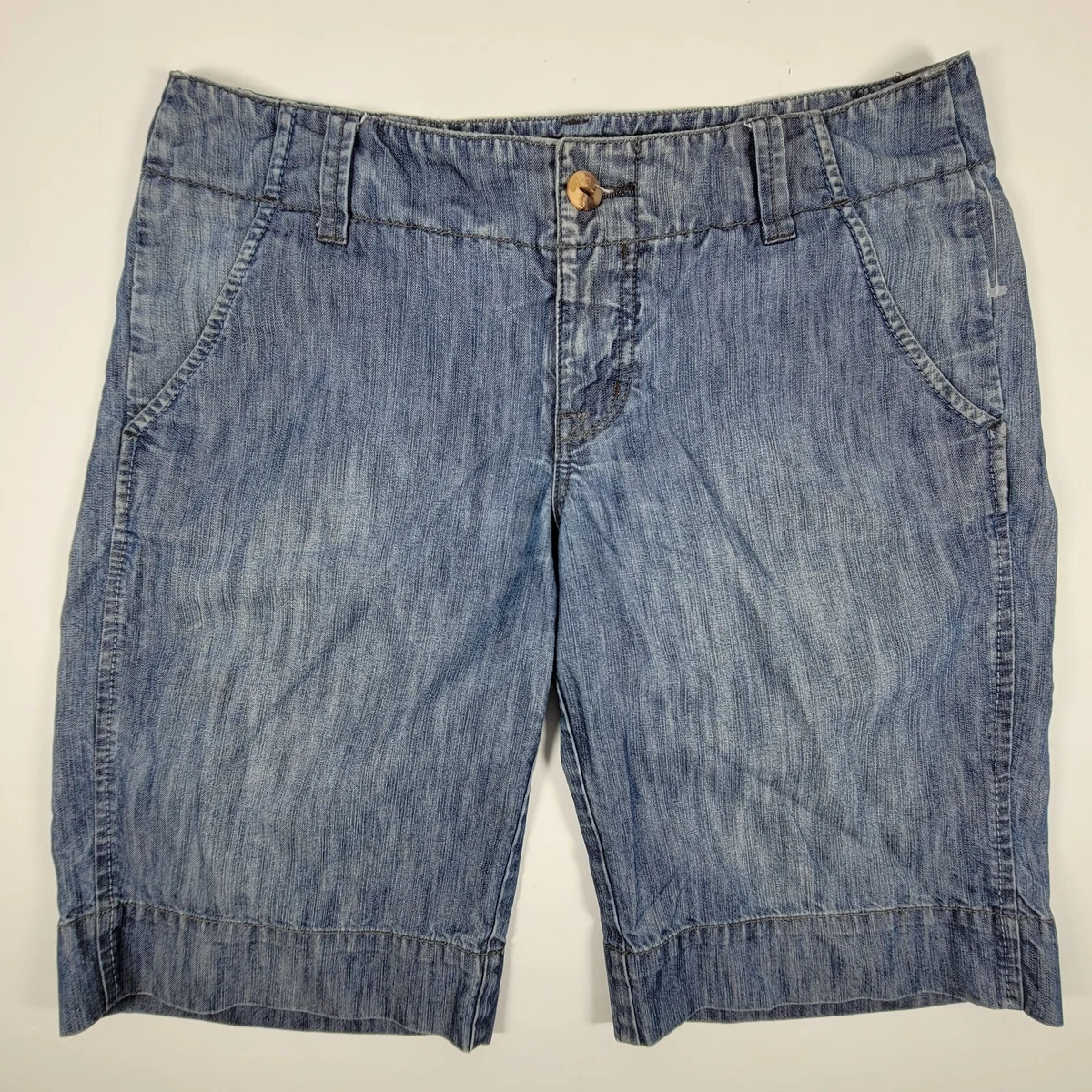 Level 99 Jean Shorts Women s Size 27 Bermuda Medium Wash Cuff Light Weight