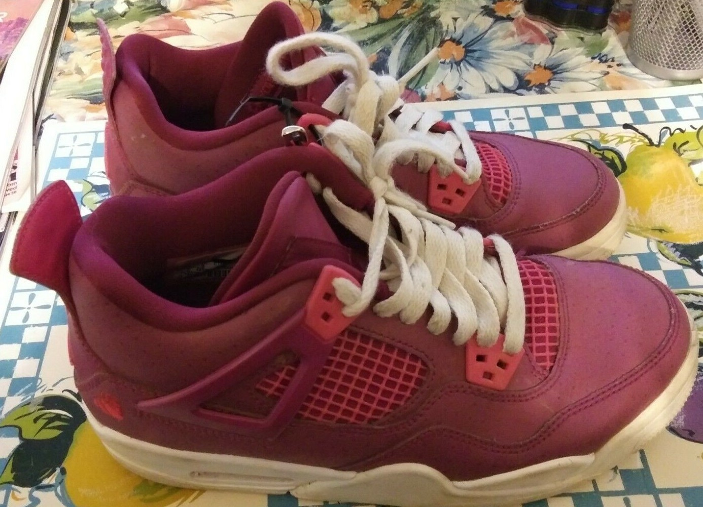Nike Air Jordan Retro 4 GS Valentines 