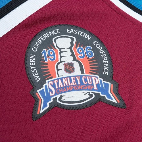 Camiseta Mitchell & Ness Peter Forsberg Colorado Avalanche 1996 Copa Stanley Grande - Imagen 6 de 7