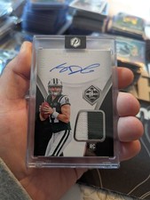 2018 Limited Football Sam Darnold 50/75 Rookie Patch Autograph Card #102. rookie card picture
