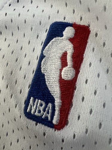Men's Medium Allen Iverson Denver Nuggets NBA Throwback Jersey White #3 - Picture 3 of 6