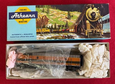 Vintage Blue Box Athearn HO Great Northern Freight F-7A Powered Train