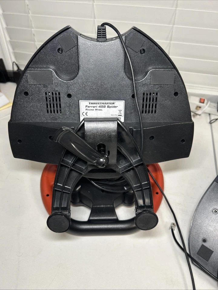 Thrustmaster Ferrari 458 Spider Racing Steering Wheel and Pedals for Xbox One - Image 4 of 4