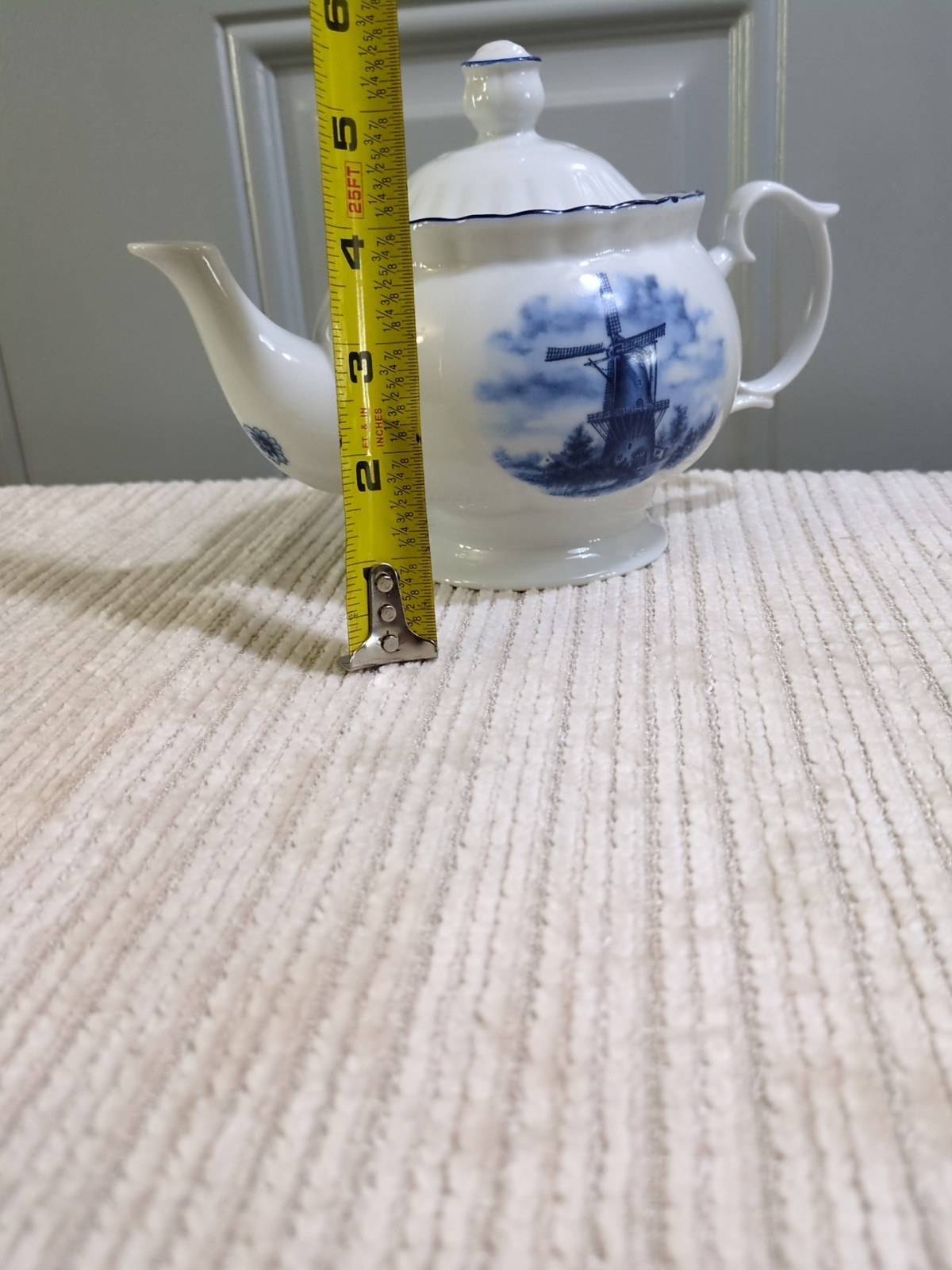 Delft Blauw Blue Windmill Holland Handdecorated Tea Pot Rose Decoration 